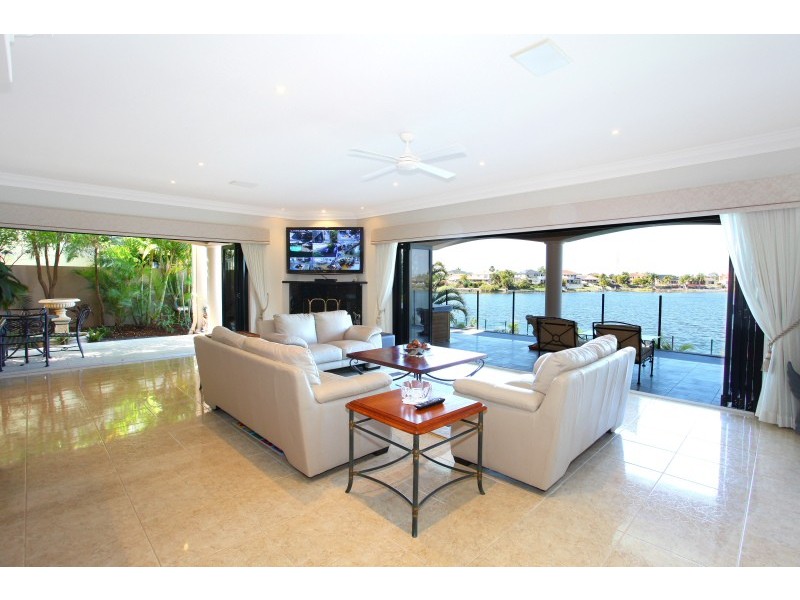 20 Clear Water Bay Avenue, Clear Island Waters QLD 4226