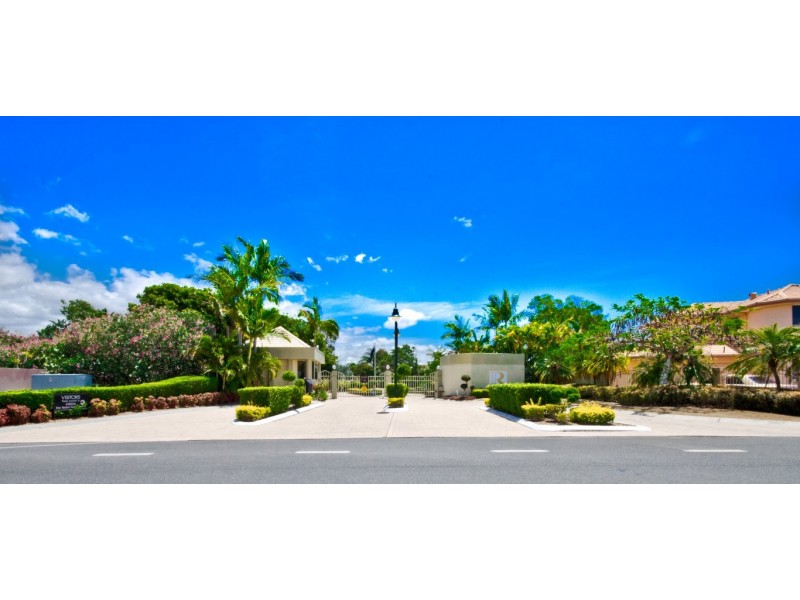 125 Santa Cruz Boulevard, Clear Island Waters QLD 4226