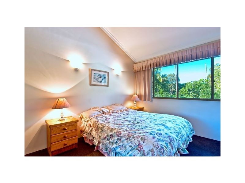 125 Santa Cruz Boulevard, Clear Island Waters QLD 4226