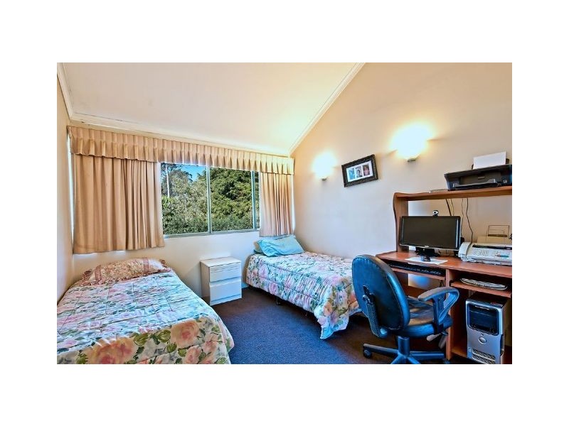 125 Santa Cruz Boulevard, Clear Island Waters QLD 4226