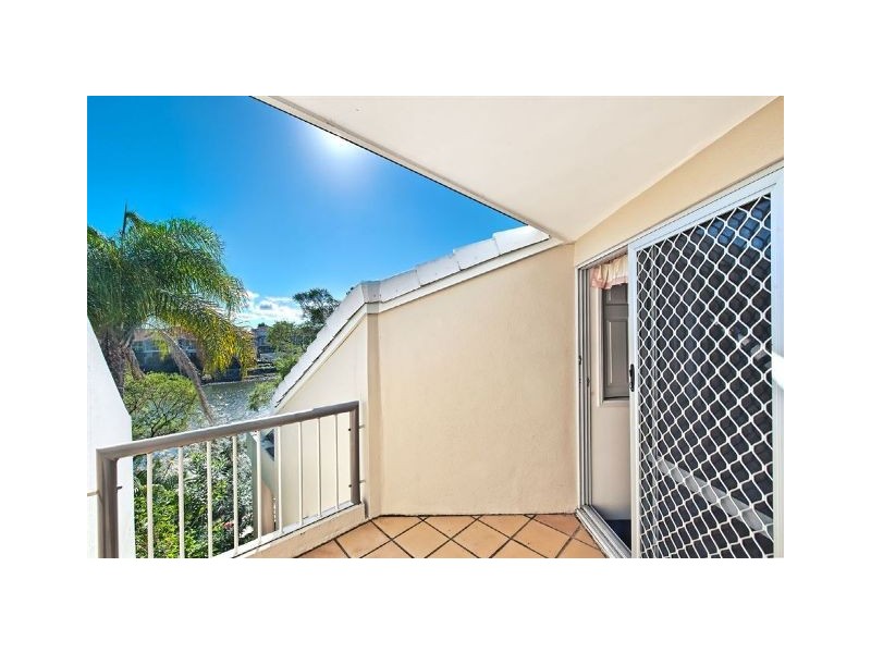 125 Santa Cruz Boulevard, Clear Island Waters QLD 4226