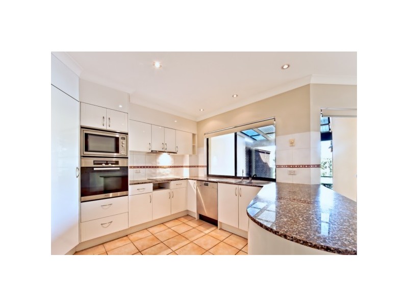 Villa 10/125 Santa Cruz Bvld, Clear Island Waters QLD 4226