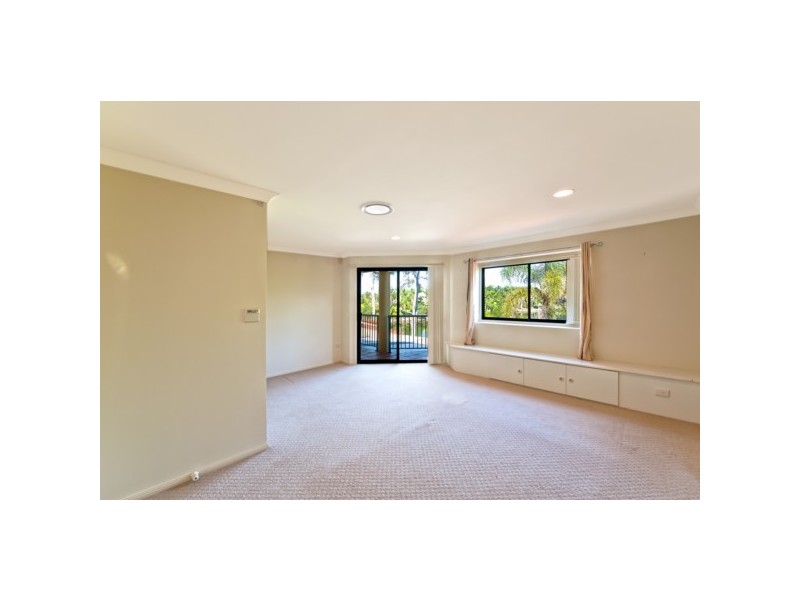 Villa 10/125 Santa Cruz Bvld, Clear Island Waters QLD 4226