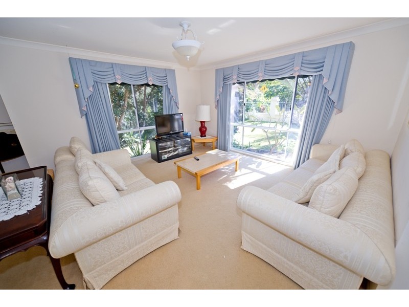 33 Beauty Point Drive, Robina QLD 4226