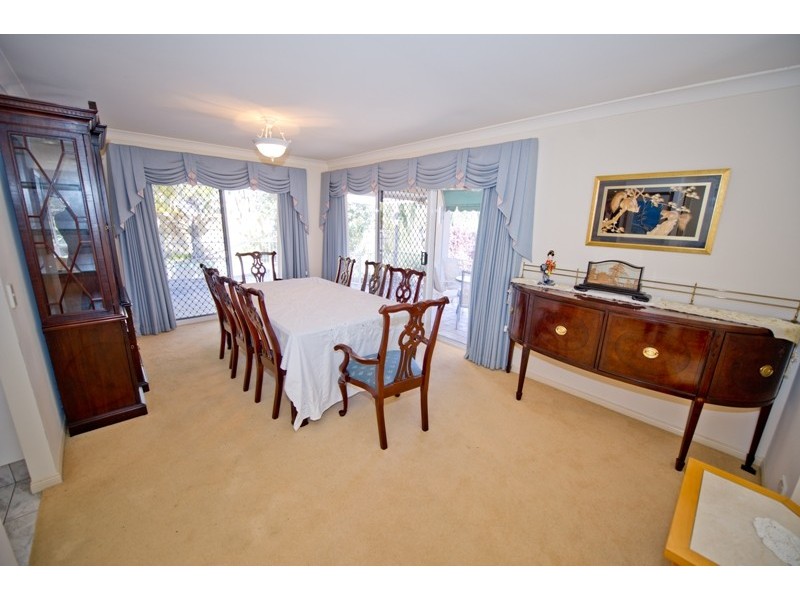 33 Beauty Point Drive, Robina QLD 4226