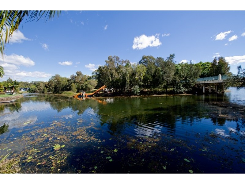 33 Beauty Point Drive, Robina QLD 4226