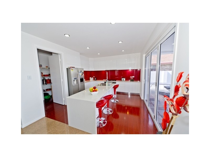 40 Santabelle Crescent, Clear Island Waters QLD 4226