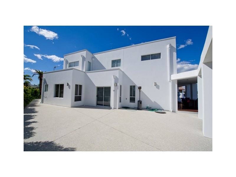 40 Santabelle Crescent, Clear Island Waters QLD 4226