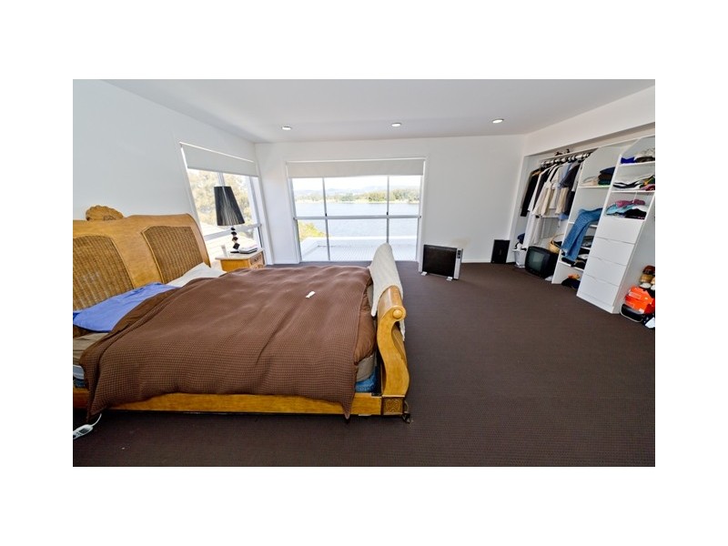 40 Santabelle Crescent, Clear Island Waters QLD 4226