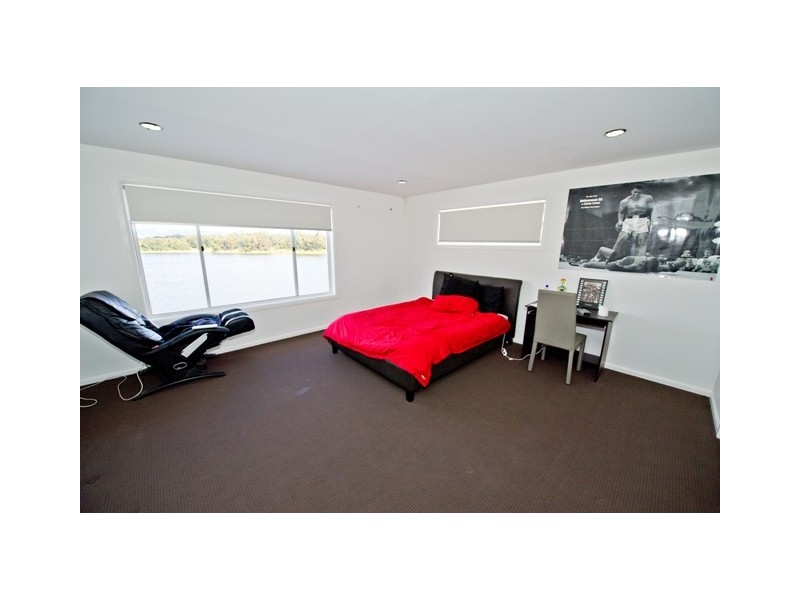 40 Santabelle Crescent, Clear Island Waters QLD 4226