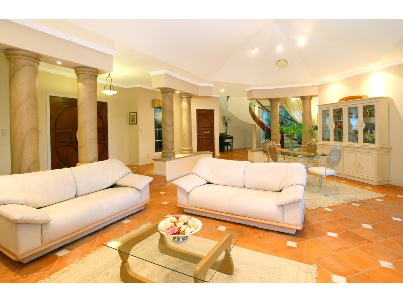 21 Tortuga Place, Clear Island Waters QLD 4226