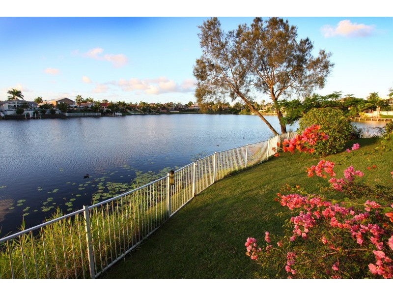 21 Tortuga Place, Clear Island Waters QLD 4226