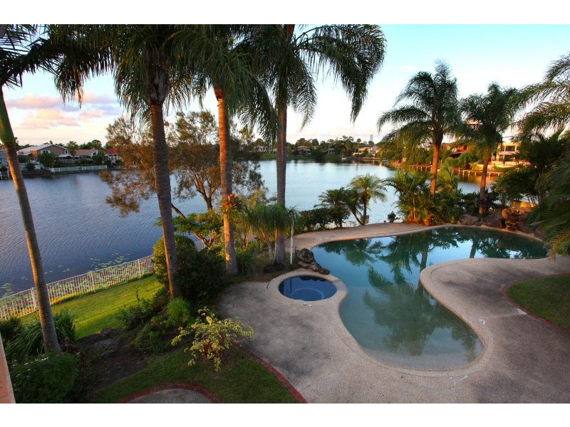 21 Tortuga Place, Clear Island Waters QLD 4226