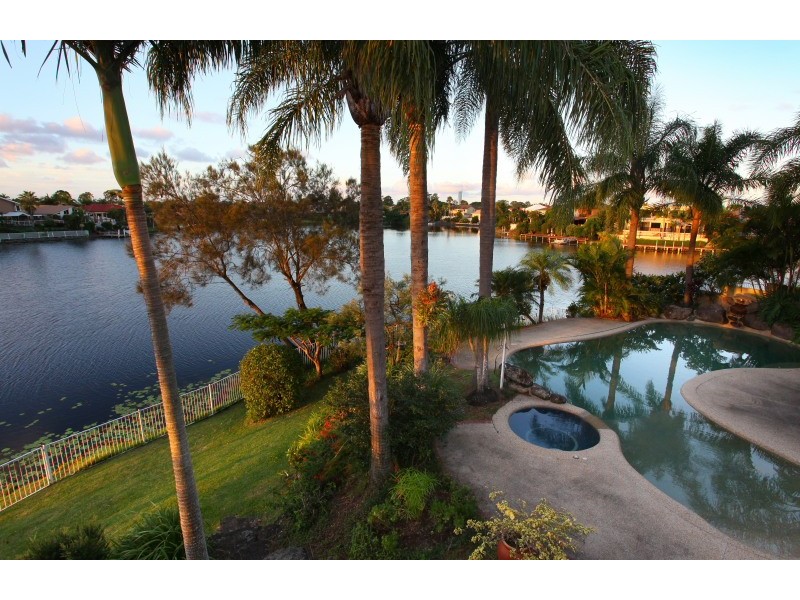 21 Tortuga Place, Clear Island Waters QLD 4226