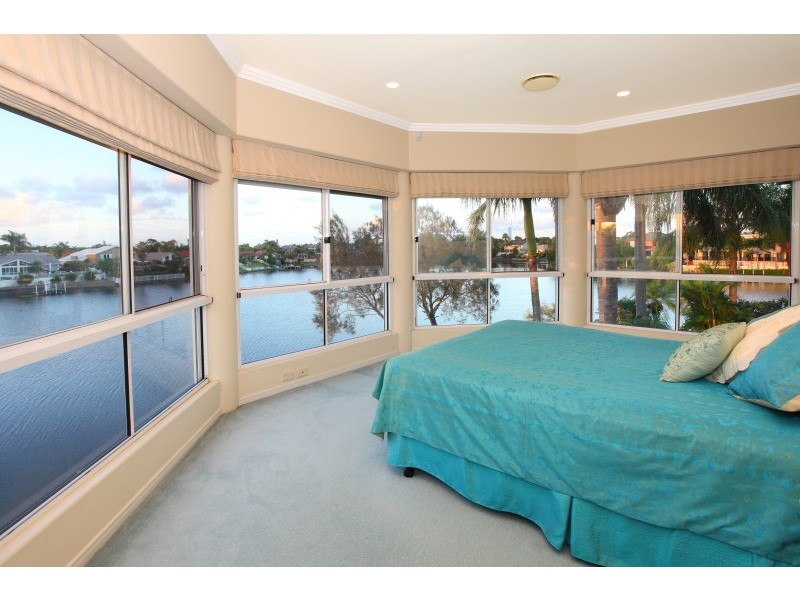 21 Tortuga Place, Clear Island Waters QLD 4226