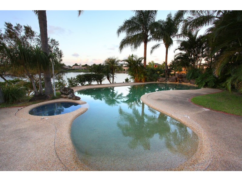 21 Tortuga Place, Clear Island Waters QLD 4226