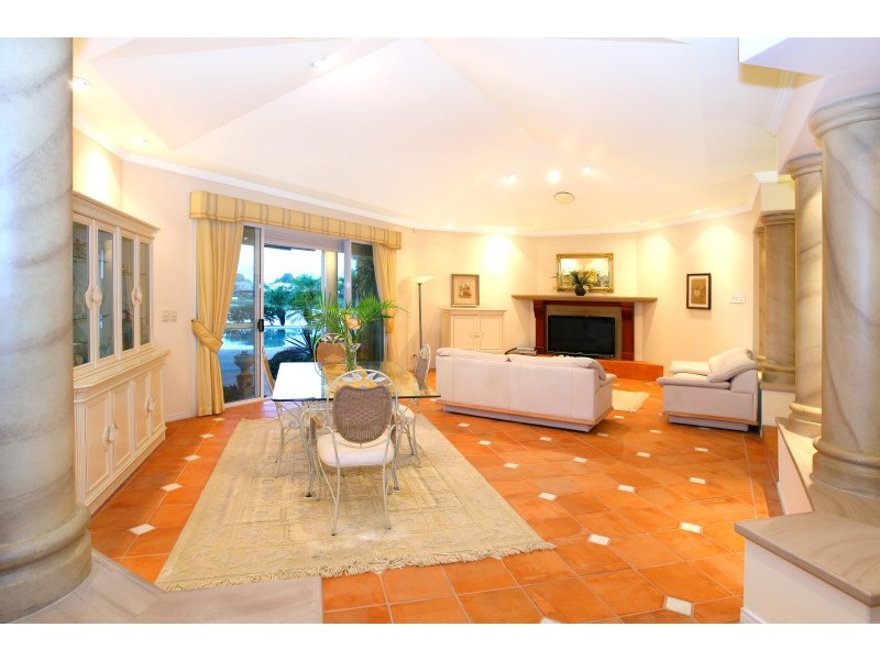 21 Tortuga Place, Clear Island Waters QLD 4226