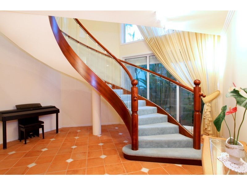 21 Tortuga Place, Clear Island Waters QLD 4226