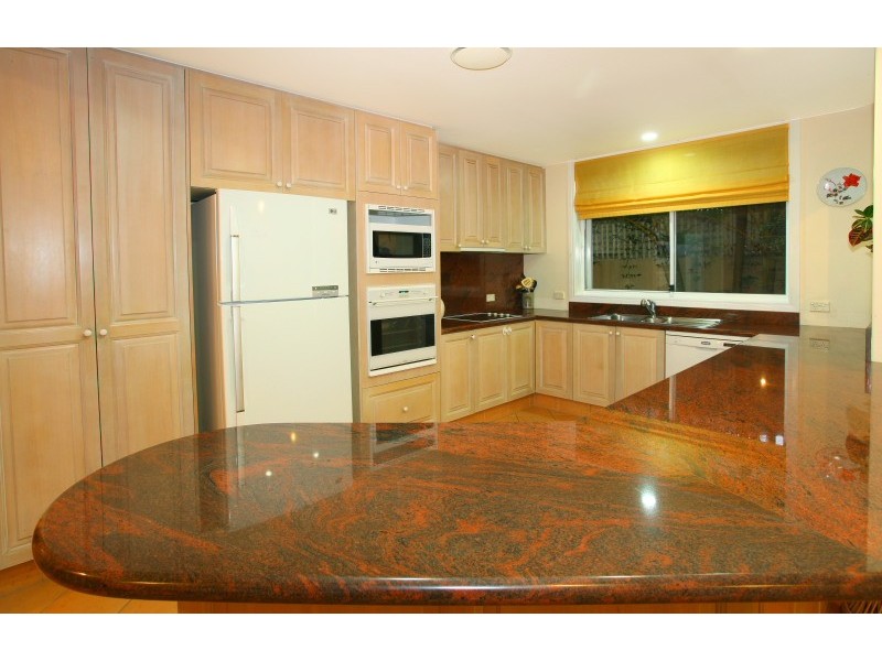 21 Tortuga Place, Clear Island Waters QLD 4226