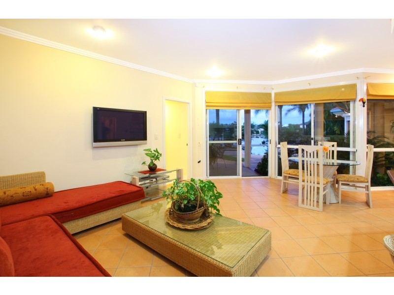 21 Tortuga Place, Clear Island Waters QLD 4226