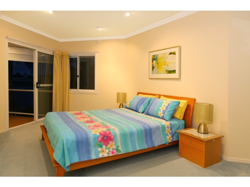 21 Tortuga Place, Clear Island Waters QLD 4226