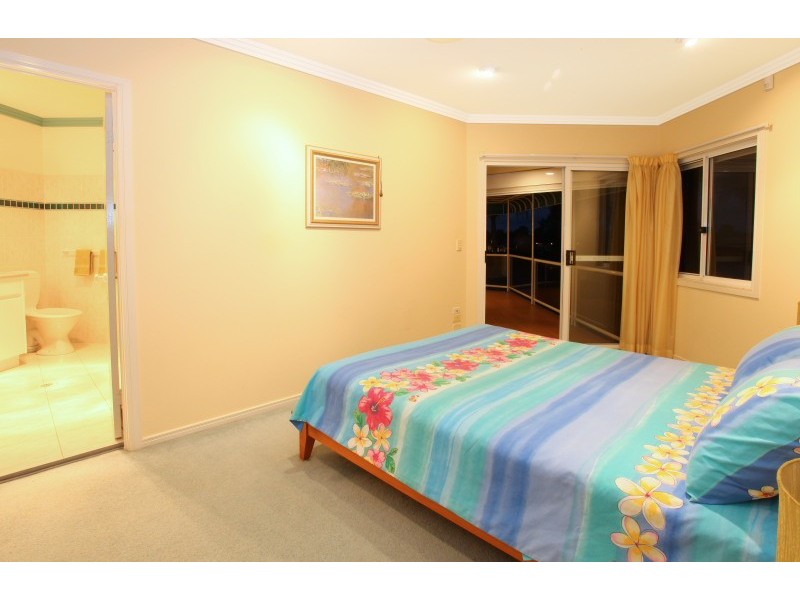 21 Tortuga Place, Clear Island Waters QLD 4226