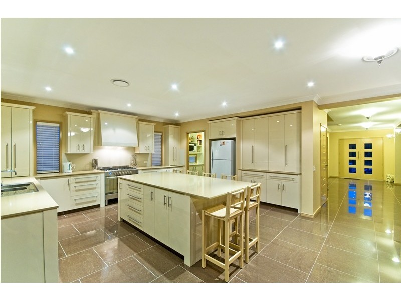 6 Camarillo Circuit, Reedy Creek QLD 4227