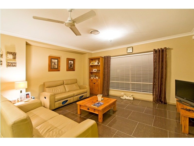 6 Camarillo Circuit, Reedy Creek QLD 4227