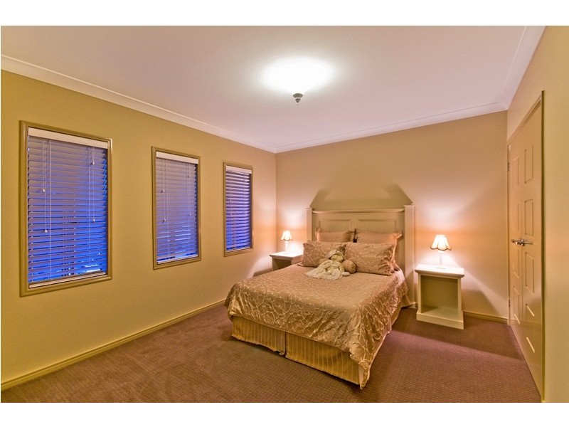 6 Camarillo Circuit, Reedy Creek QLD 4227