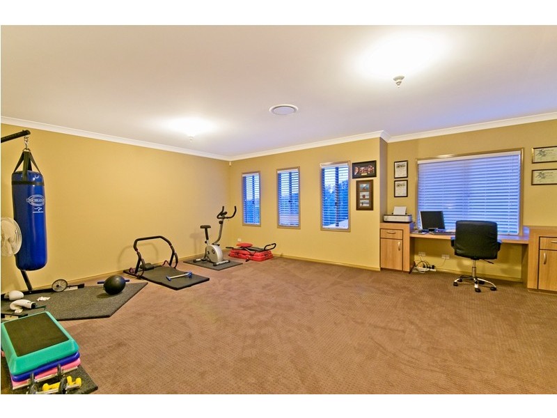 6 Camarillo Circuit, Reedy Creek QLD 4227