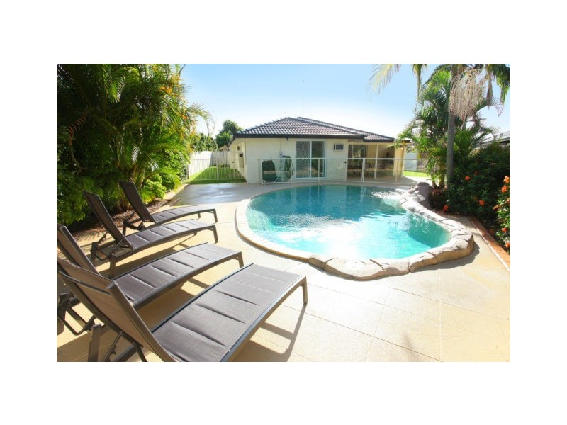 39 Dartmouth Court, Varsity Lakes QLD 4227
