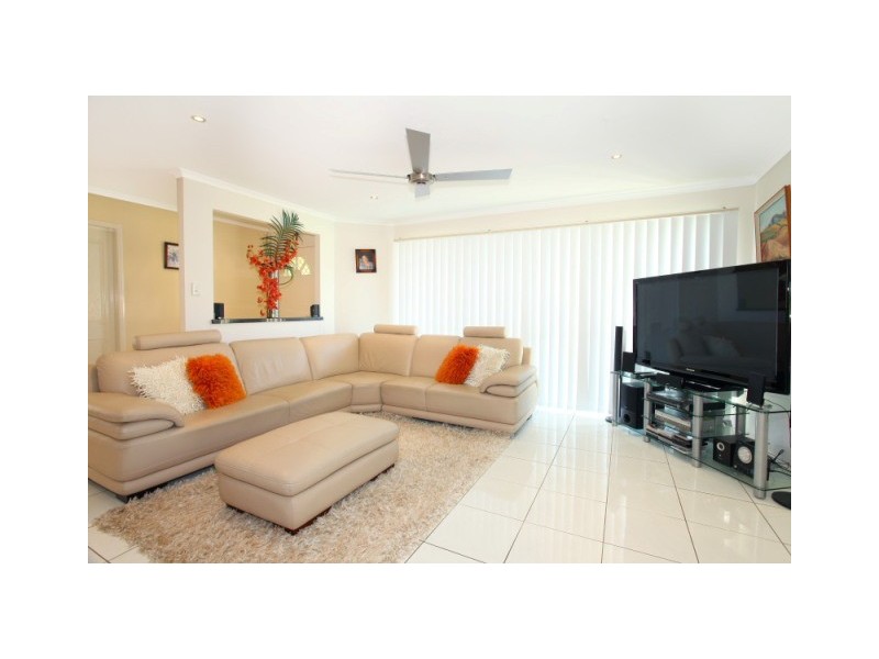 39 Dartmouth Court, Varsity Lakes QLD 4227