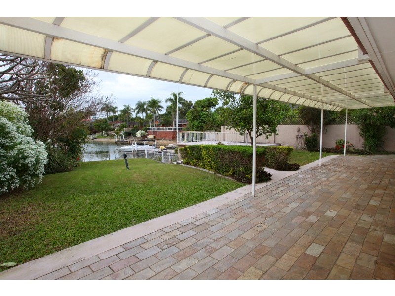 40 Cypress Drive, Broadbeach Waters QLD 4218