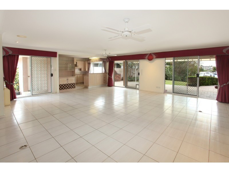 40 Cypress Drive, Broadbeach Waters QLD 4218