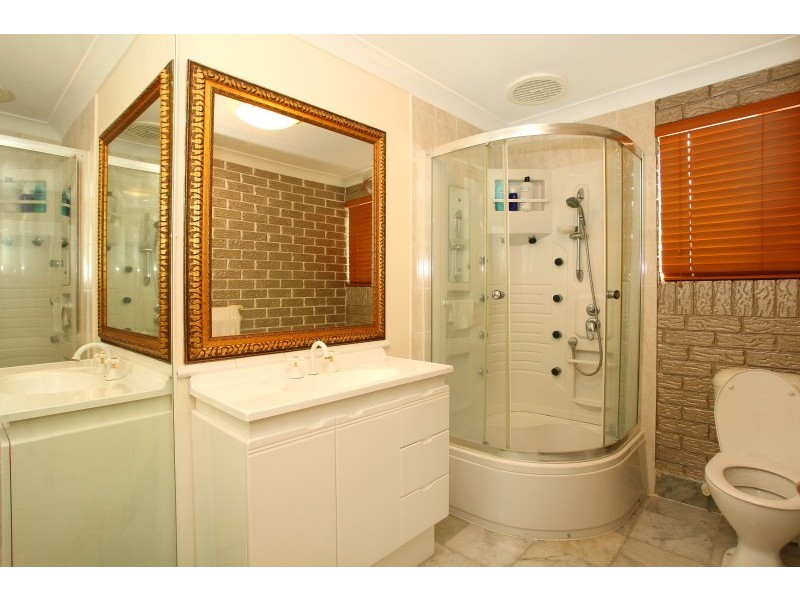 59 Port Jackson Boulevard, Clear Island Waters QLD 4226