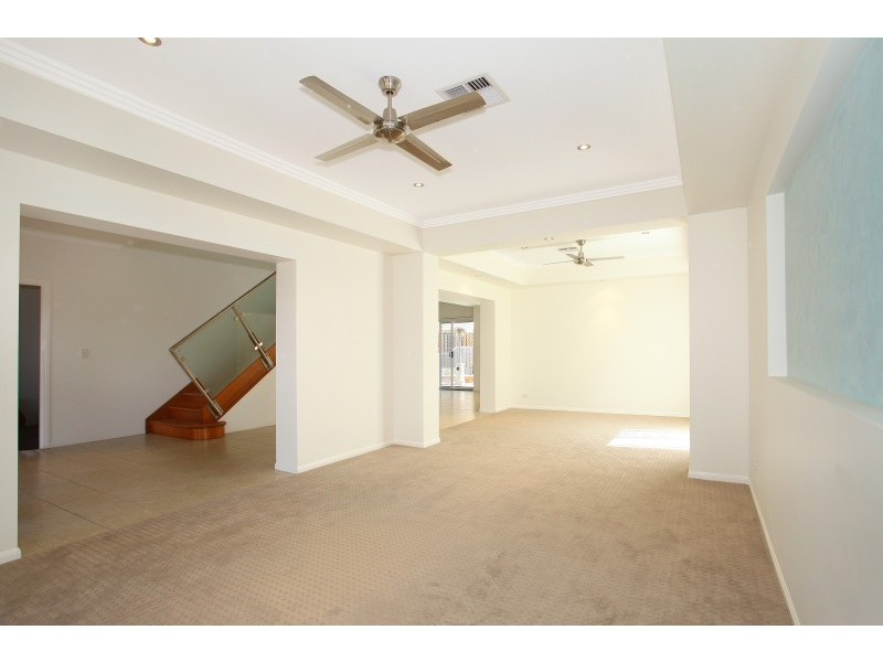 66 Azzurra Drive, Varsity Lakes QLD 4227