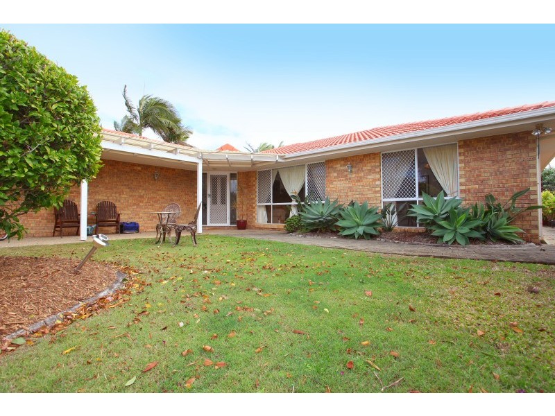 12  Bon Aire Court, Clear Island Waters QLD 4226