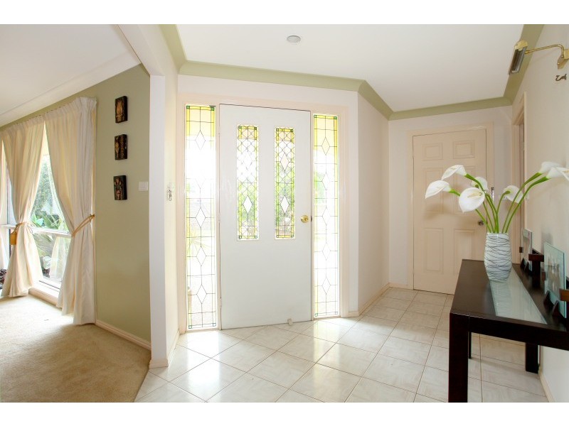 12  Bon Aire Court, Clear Island Waters QLD 4226