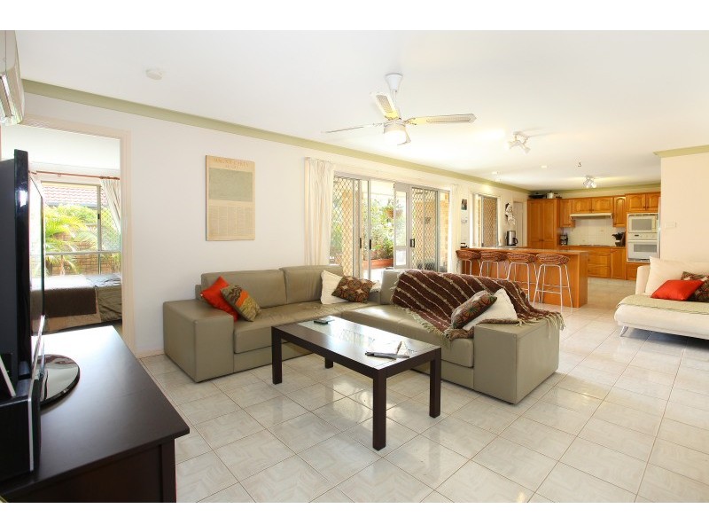 12  Bon Aire Court, Clear Island Waters QLD 4226