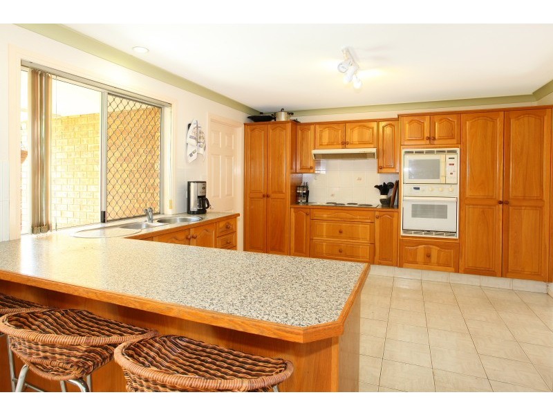 12  Bon Aire Court, Clear Island Waters QLD 4226