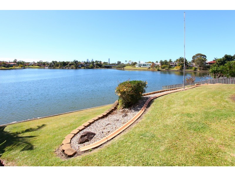 23 Cabana Boulevard, Benowa QLD 4217