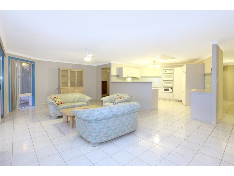 23 Cabana Boulevard, Benowa QLD 4217