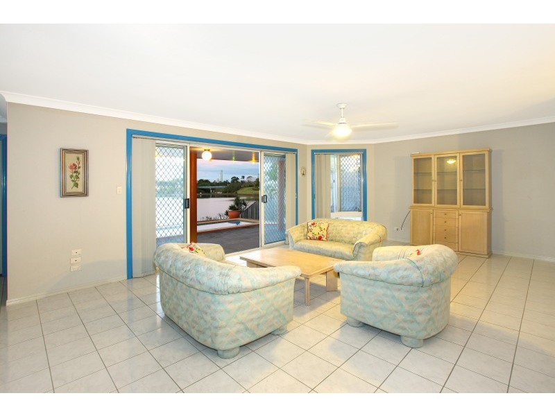 23 Cabana Boulevard, Benowa QLD 4217