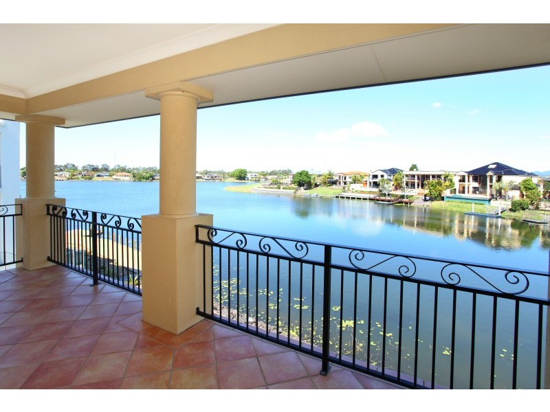 32 Clear Water Bay Avenue, Clear Island Waters QLD 4226