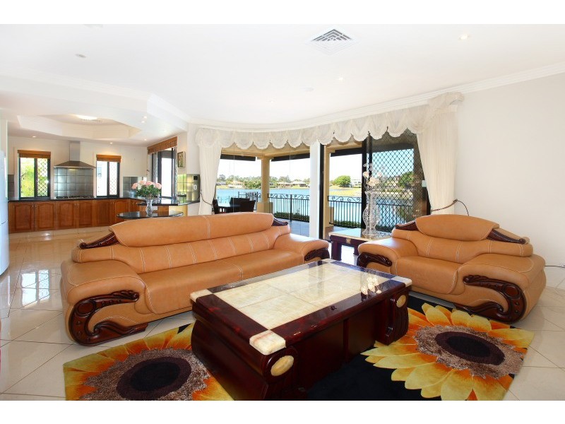 32 Clear Water Bay Avenue, Clear Island Waters QLD 4226