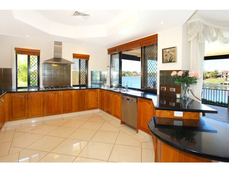 32 Clear Water Bay Avenue, Clear Island Waters QLD 4226
