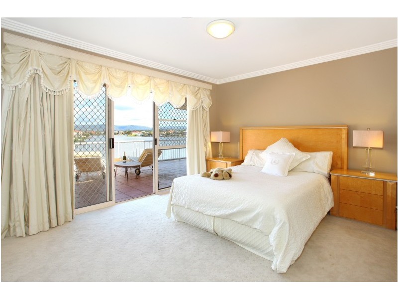 126 Port Jackson Boulevard, Clear Island Waters QLD 4226