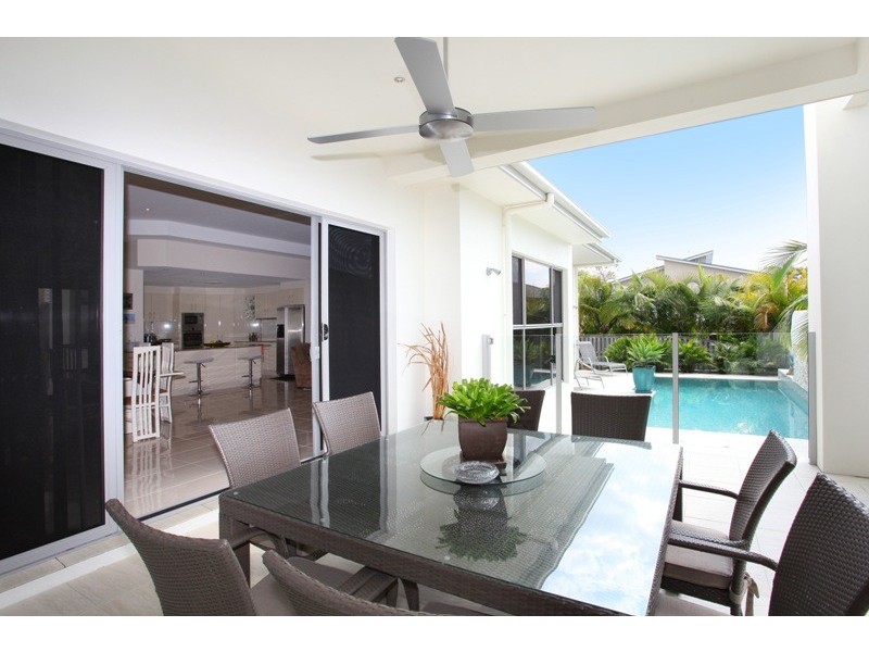 10  St Paul Crescent, Varsity Lakes QLD 4227