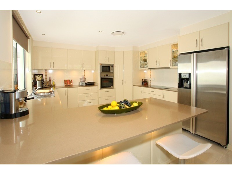 10  St Paul Crescent, Varsity Lakes QLD 4227
