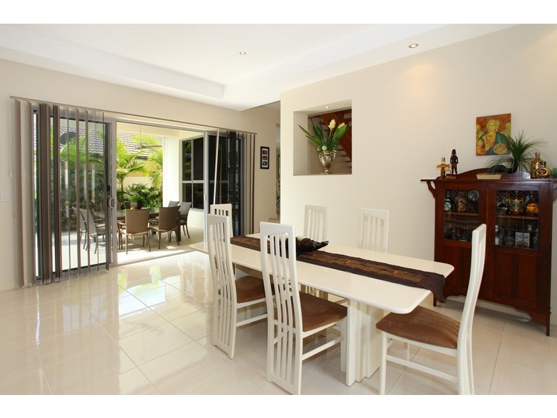 10  St Paul Crescent, Varsity Lakes QLD 4227